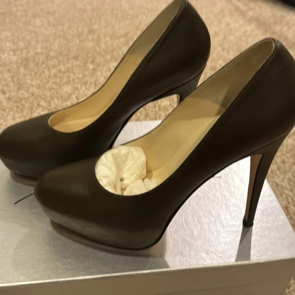 N/A olive leather